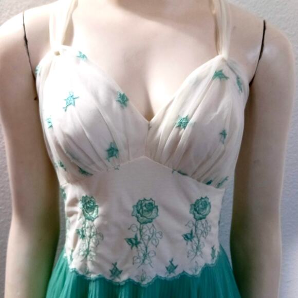 Vintage ROGERS Negligée 1960s Pleated Chiffon SZ 36 M Green Cream Embroidered - Picture 3 of 8